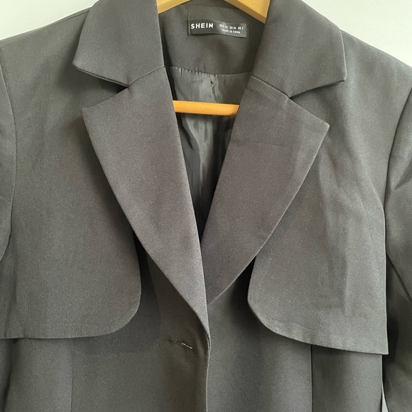 SHEIN Lapel Collar Flap Detail Blazer - Picture 6 of 8